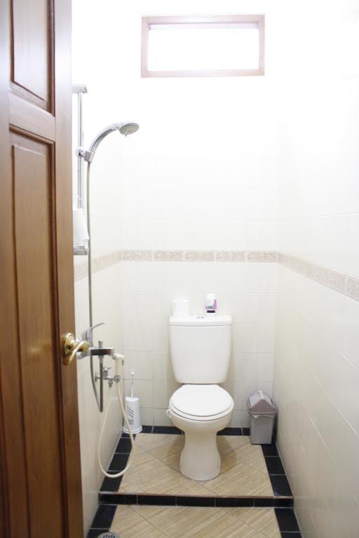 The Attic Bed & Breakfast Bandung Buitenkant foto