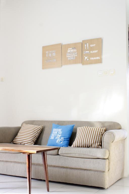 The Attic Bed & Breakfast Bandung Buitenkant foto