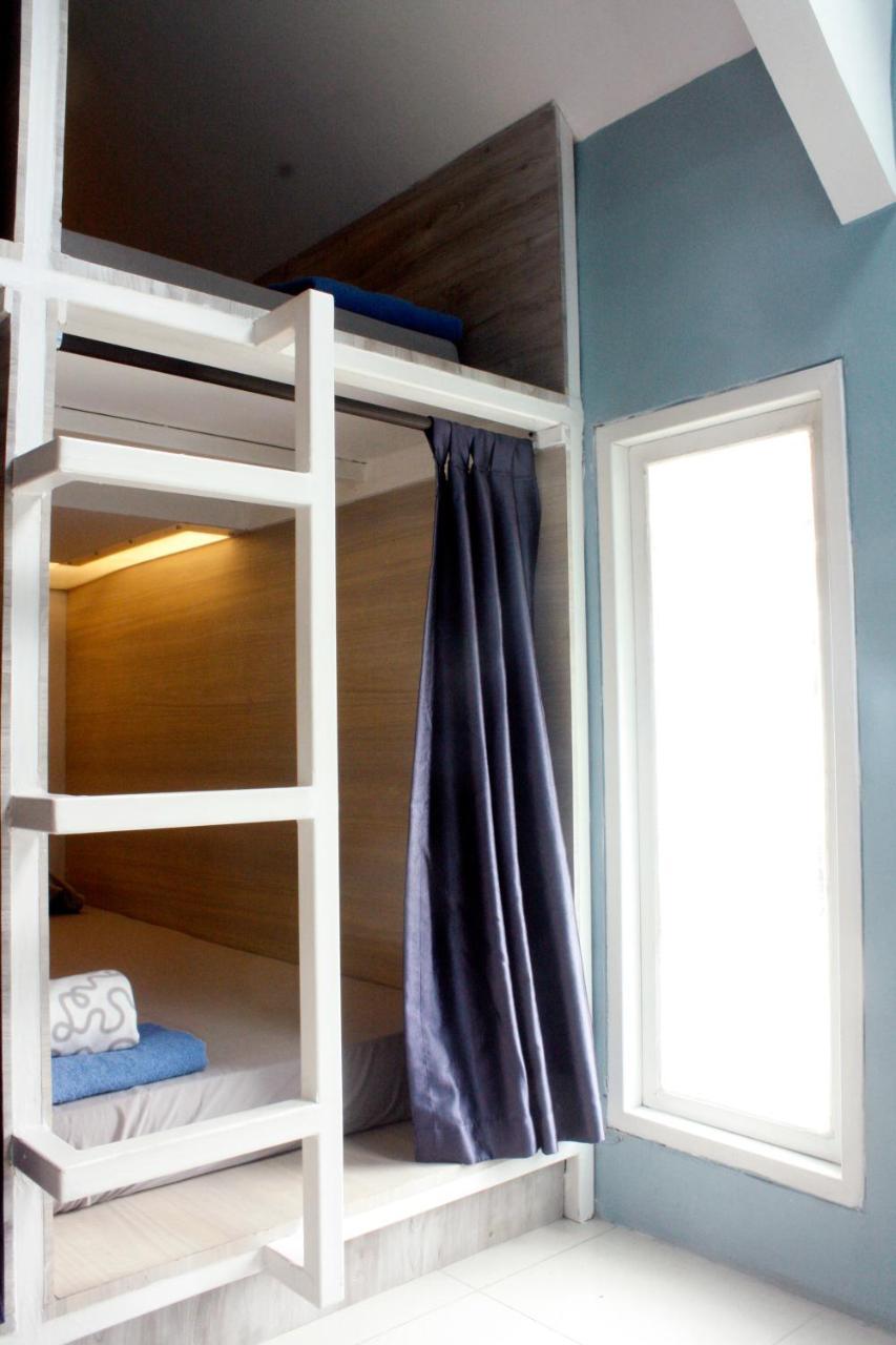 The Attic Bed & Breakfast Bandung Buitenkant foto